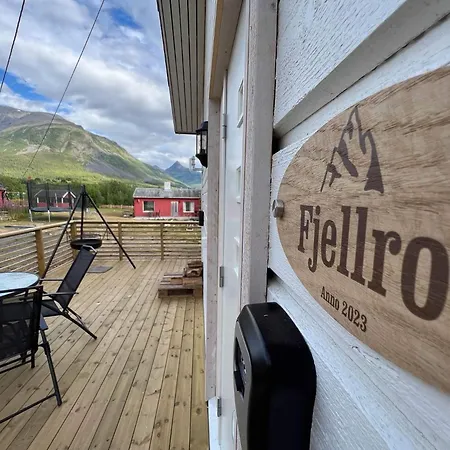 Alpan Apartments, Lyngenfjord 公寓 *