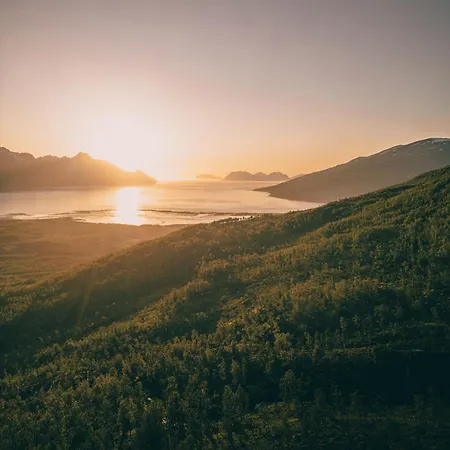 Alpan Apartments, Lyngenfjord 公寓 *