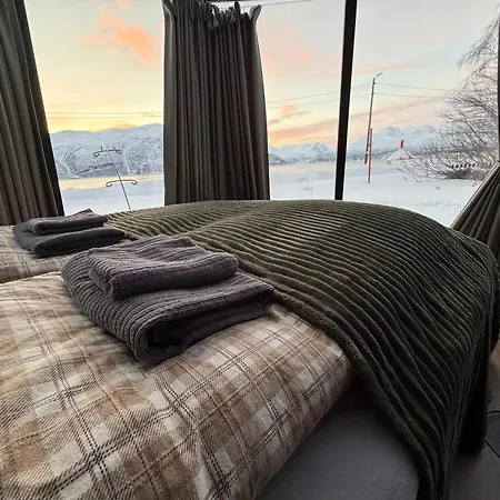 Alpan Apartments, Lyngenfjord 公寓 *