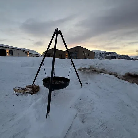 Alpan Apartments, Lyngenfjord 公寓 *