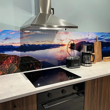 Alpan Apartments, Lyngenfjord 公寓 *